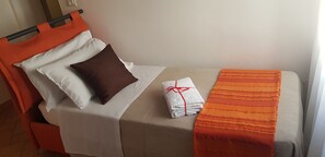 2 chambres, lit de bébé portatif, Wi-Fi, literie fournie