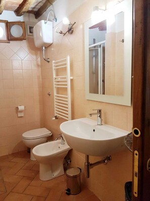 Hair dryer, towels, soap, shampoo - THE CASINA OF SANT 'AGOSTINO (Colle di Val d'Elsa)