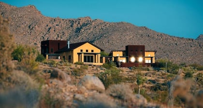 Boho Chic, ylellinen king-sviitti ulkosuihkulla, kylpyammeella ja tähtitaivaan vuoteella