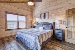 5 slaapkamers, een strijkplank/strijkijzer, gratis wifi, beddengoed