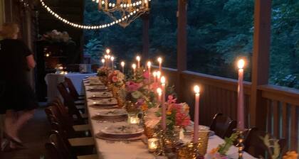 Family Cabin with Hot Tub & Game room. 8.3 miles from Appalachian Ski Mt.