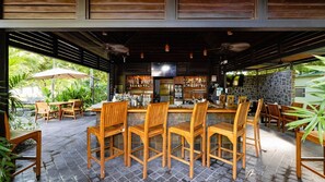 Bar (on property) - Luxury Condo w/ the beach just across the street & beach club access! (Tamarindo)