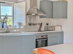 Lava-louças, cadeirão de bebê