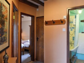 3 quartos, Wi-Fi de cortesia, roupa de cama