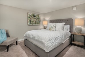 5 bedrooms, desk, iron/ironing board, travel cot