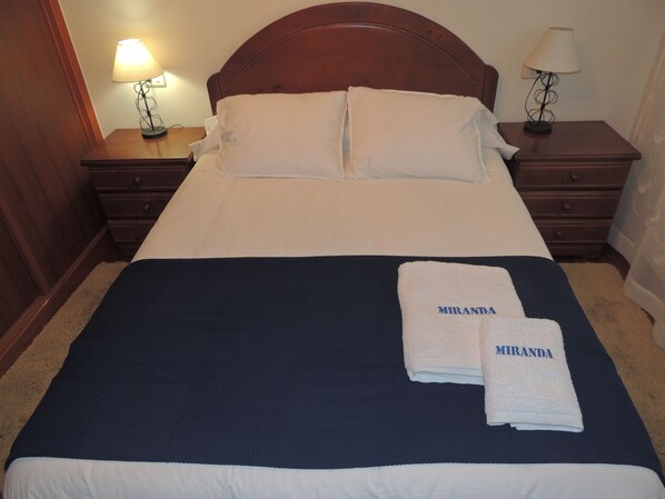 4 bedrooms, desk, iron/ironing board, WiFi - Spacious apartment with terrace, well located in thermal villa. (Pontevedra)