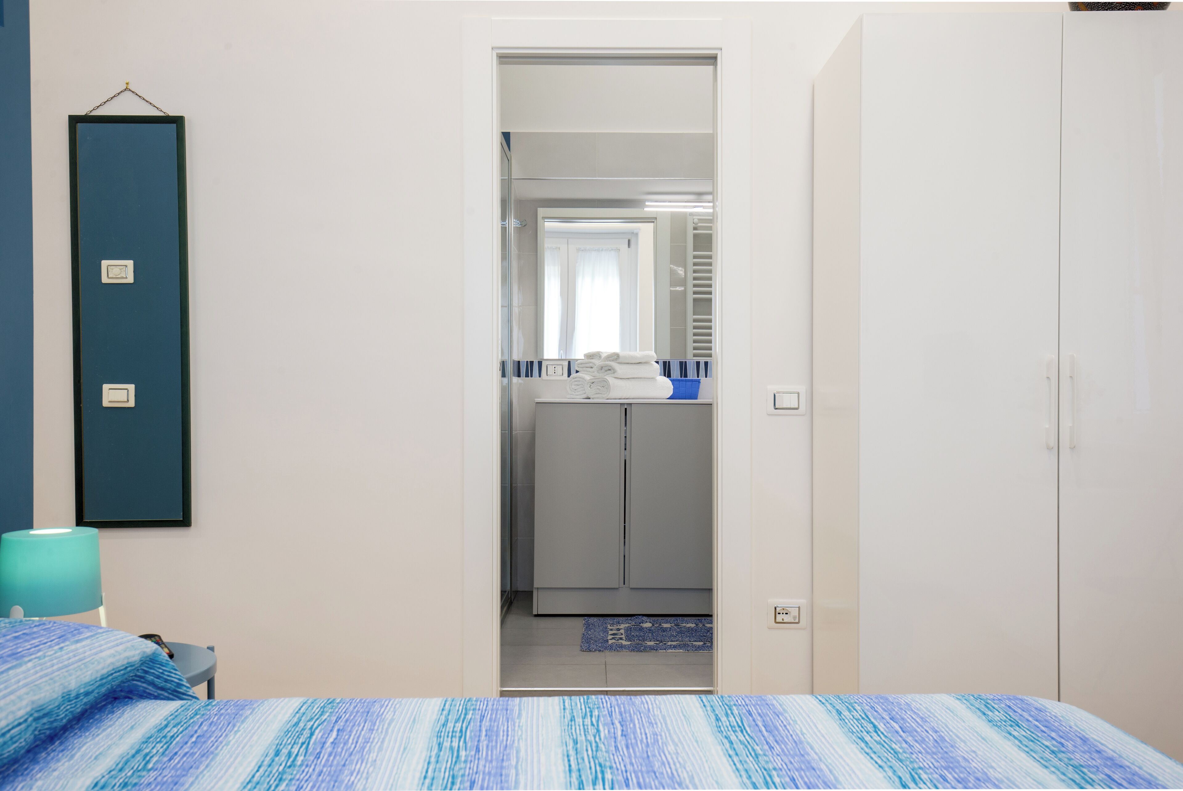 2 Schlafzimmer, Schreibtisch, schallisolierte Zimmer