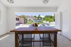 Outdoor dining - Vacation home Laura with pool, quiet location, family-friendly. (Labin)