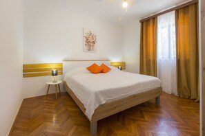 2 bedrooms, WiFi - Vacation home Laura with pool, quiet location, family-friendly. (Labin)