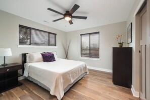4 bedrooms, iron/ironing board, WiFi, bed sheets