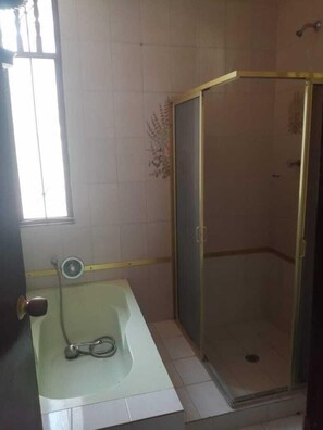 Family Room | Bathroom