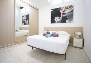 2 chambres, fer et planche à repasser, Wi-Fi gratuit, draps fournis