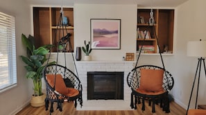 Interior - Private stargazing retreat with Firepit/Views/ Spa/King bed (Joshua Tree)