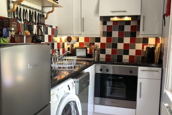 Fully fitted kitchen