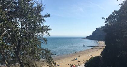 Little Gem in heart of Old Village with private hot tub from Nov 2021