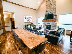 Smart TV, fireplace, Netflix, DVD player