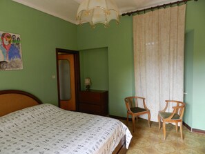 2 habitaciones, wifi gratis y ropa de cama