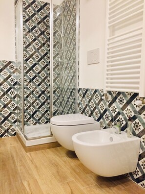 Bathroom - Apartment in a building from 1879, renovation works completed in July 2019. (Verona)