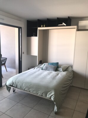 2 chambres, fer et planche à repasser, Wi-Fi gratuit, draps fournis