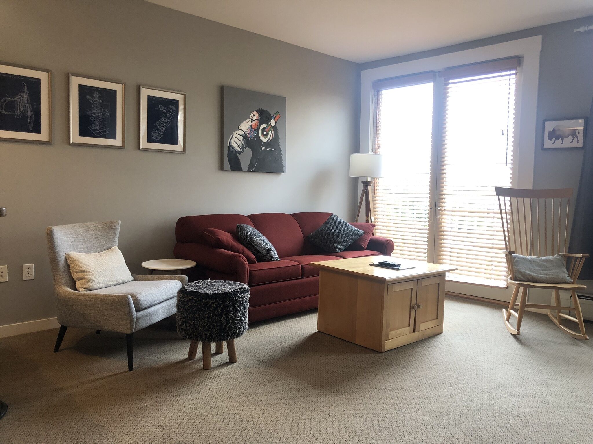 Flat-screen TV, fireplace, DVD player