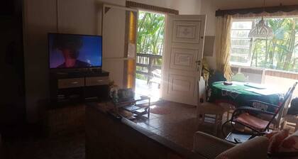 Talo 2 sviittiä + 2 apt - 12 henkilöä, Pé do morro, luonto ikkunassa