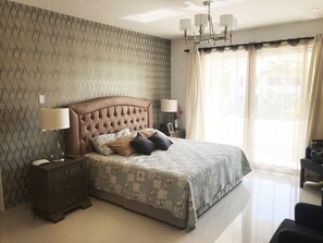 3 bedrooms, iron/ironing board, WiFi