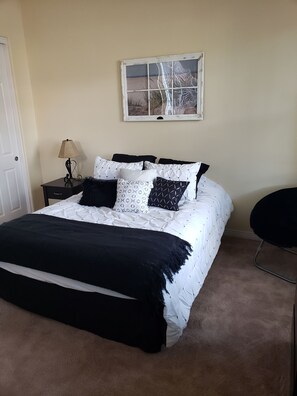 3 bedrooms, iron/ironing board, free WiFi, bed sheets