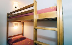2 camere, culla da viaggio, Wi-Fi (a pagamento), lenzuola