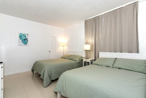 2 bedrooms, travel crib, free WiFi