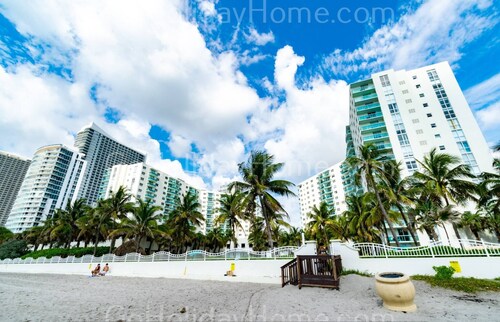 Beachfront | Balcony + Pool | 6 adults + kids