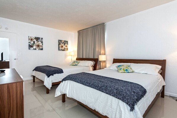 2 bedrooms, travel crib, free WiFi