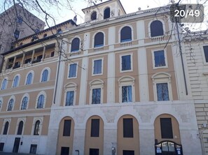 Esterni
