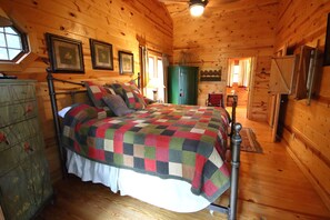 3 bedrooms, iron/ironing board, free WiFi, bed sheets - Private Blue Ridge Cabin with Hot Tub and Amazing Mountain View (Blue Ridge)