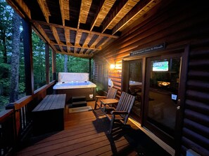Terrace/patio - Very Private Blue Ridge Cabin. Hot tub, Amazing mountain view, Family game room (Blue Ridge)