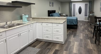 Small Efficiency Apartment in Quiet Lake Community
