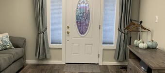 1 bed/ 1 bath apartment downtown Hemphill Side A