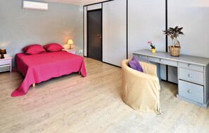 5 Schlafzimmer, Reisekinderbett, kostenloses WLAN