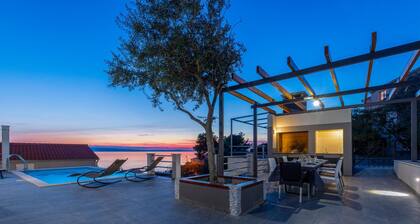 Nice home in Jesenice with WiFi