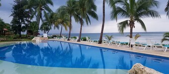 Chac Hal Al, päivitetty studio, askeleen päässä rannasta