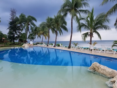 Chac Hal Al, Casa Calandria lovely studio steps from the beach.