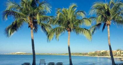 Chac Hal Al, Casa Calandria lovely studio steps from the beach.