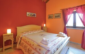 3 bedrooms, travel crib, free WiFi