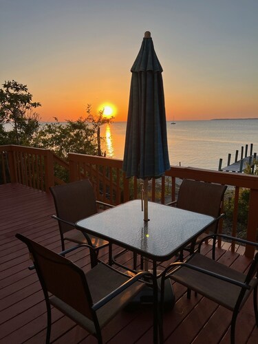 Soundfront with Gorgeous View and Private Pier!