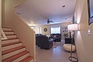 TV - Near Airport, University, Stadiums & more. Sleeps 8 by a Premier Partner Host! (Albuquerque)