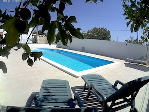 حمّام سباحة خارجي