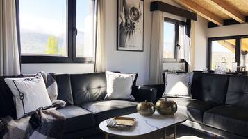 Een televisie, een open haard en videogames