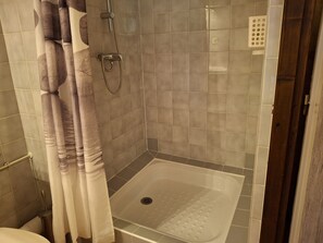 Bathroom - Bright studio with Wifi and parking in Brides-les-Bains (Brides-les-Bains)