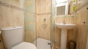 Baignoire, serviettes fournies