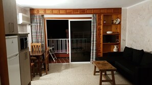 TV - Sunny & Ocean view Apartment (Los Cristianos)