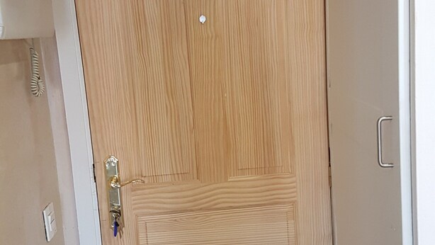 A wooden door with a keyhole and a handle. - Sunny & Ocean view Apartment (Los Cristianos)